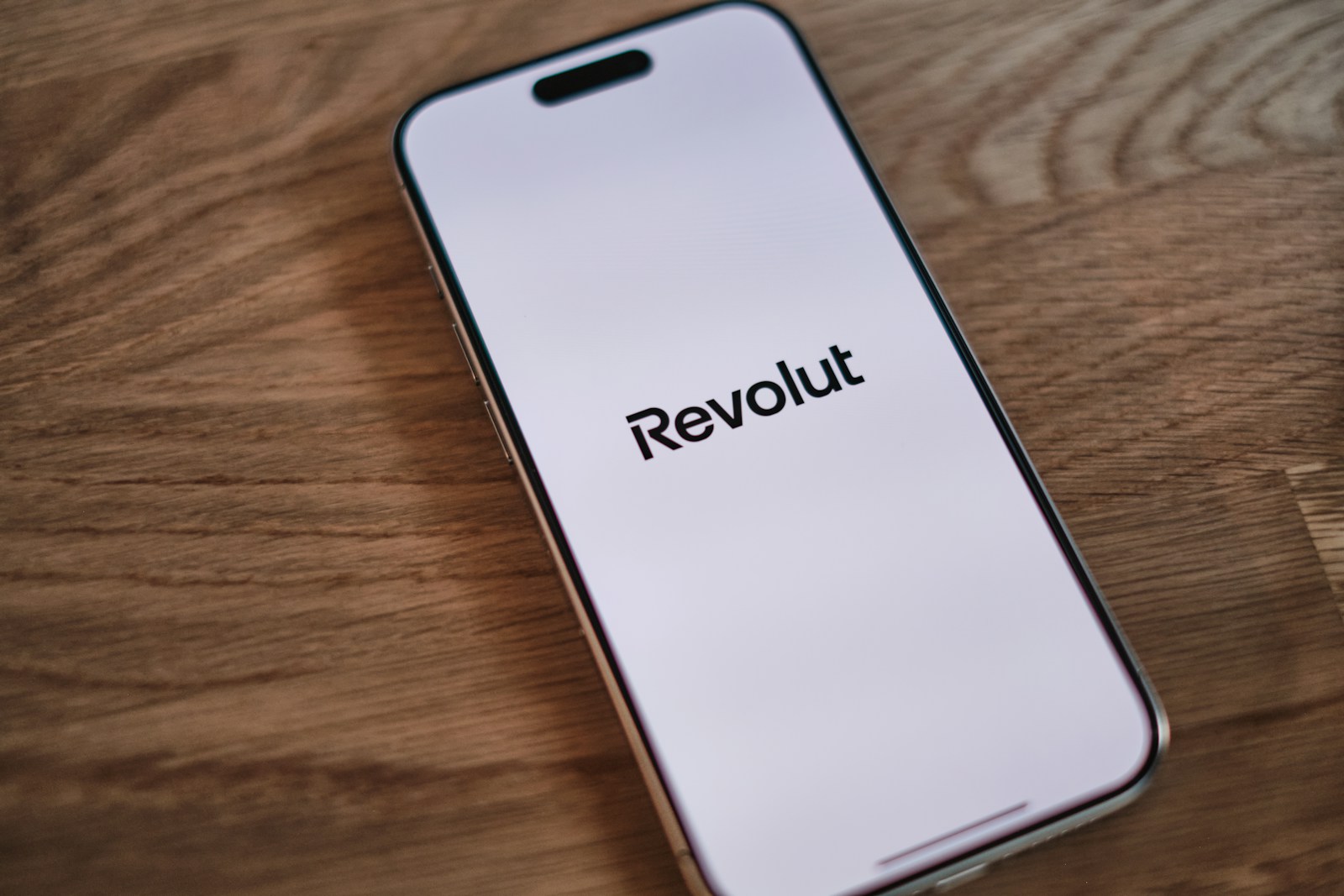 Revolut propose enfin des IBAN belges : ce que ça change